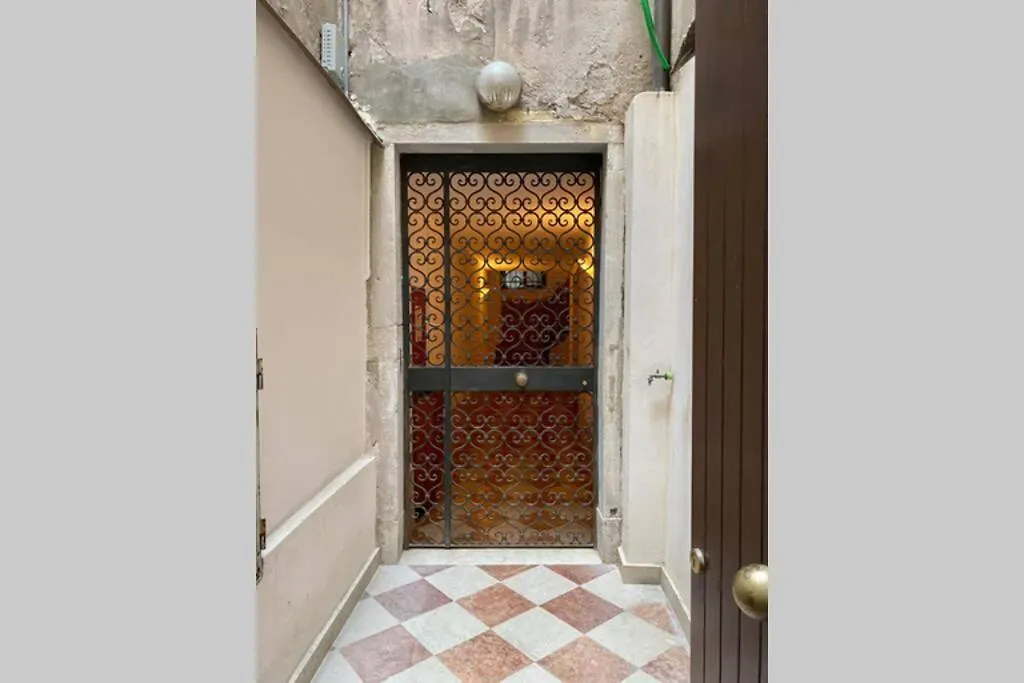Ca' Silvestro Penthouse With Private Rooftop Apartment Venice Italy